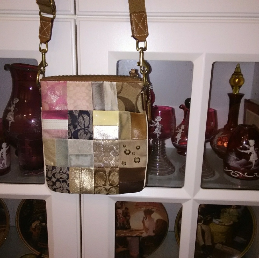 🌈 Coach Handbag - patchwork bag - Good shape! - Picture 2 of 4
